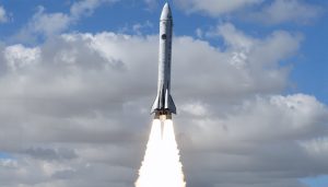 生命へのロケット復活：SpaceX、遅延後のStarlinkミッションに備える